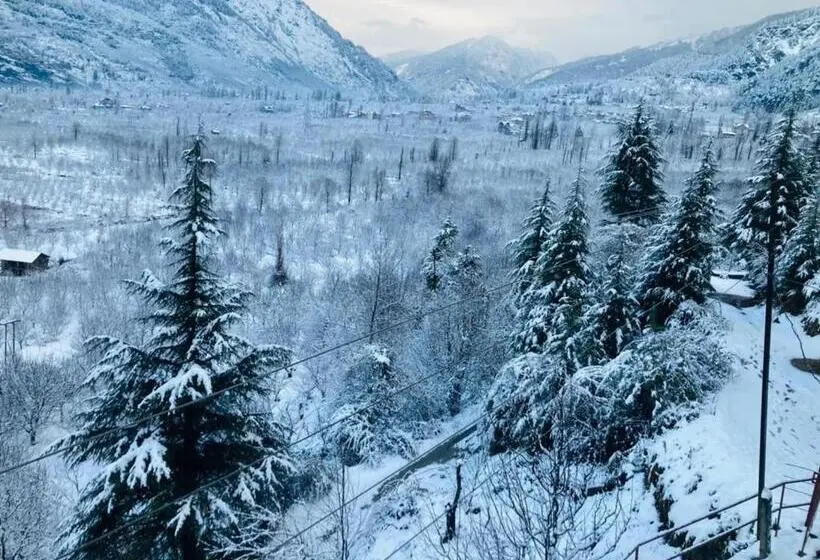 キングサイズベッドのスタンダードルーム, Snow Crest Residency