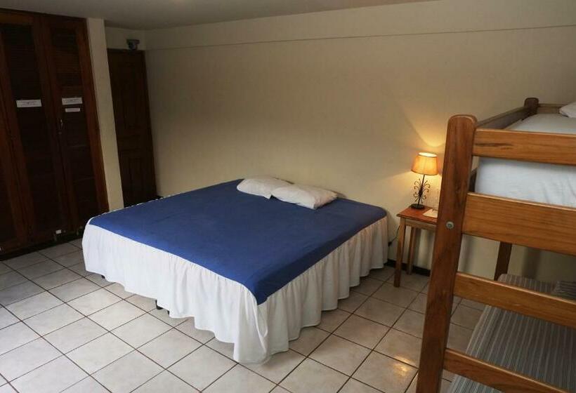 اتاق استاندارد چهار تخته, Hostal La Buena Onda