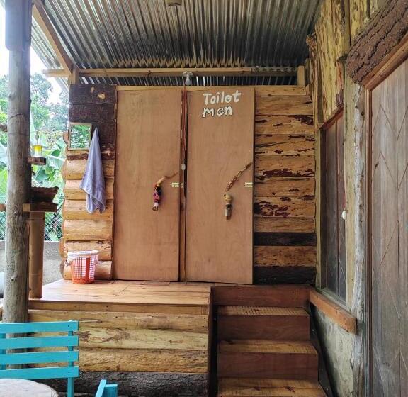 تختخواب در اتاق مشترک, Eco Hotel Mayachik