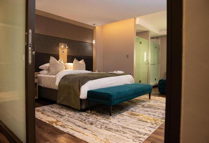 이그제큐티브 스위트, Happy Valley Hotel And Casino