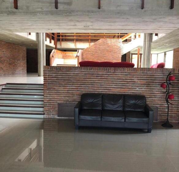 اتاق کلاسیک چهارنفره, Complejo Laderas Del Cerro