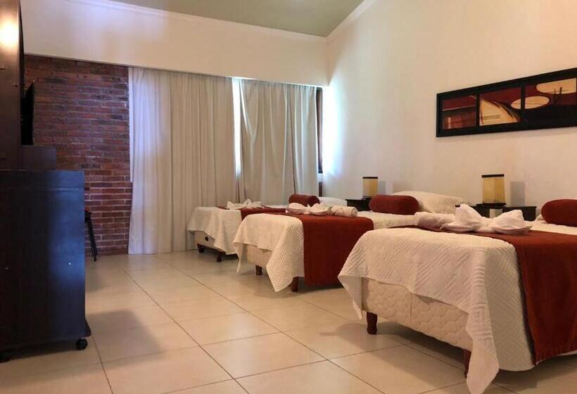 اتاق استاندارد سه نفره, Complejo Laderas Del Cerro