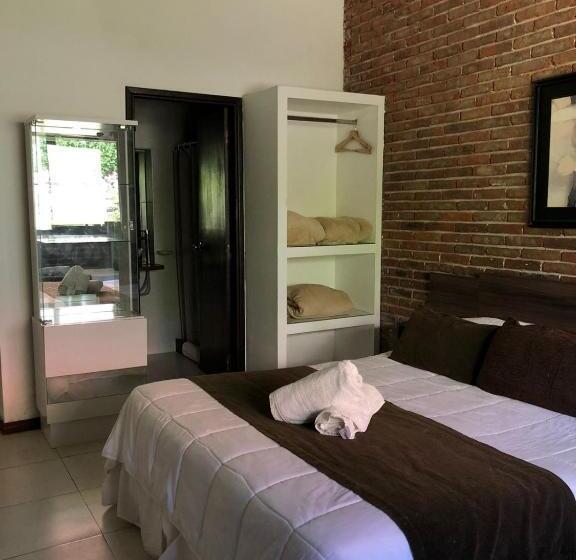 اتاق کلاسیک چهارنفره, Complejo Laderas Del Cerro