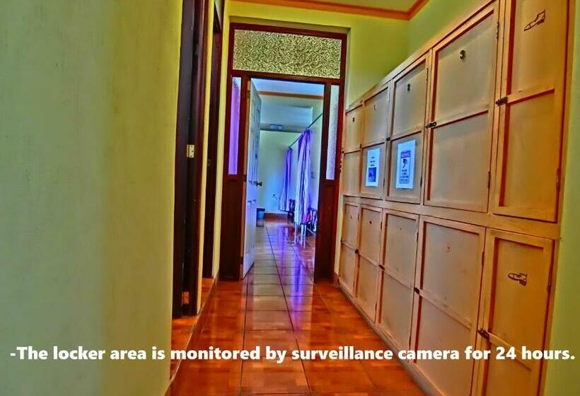 تختخواب در اتاق مشترک, El Sol