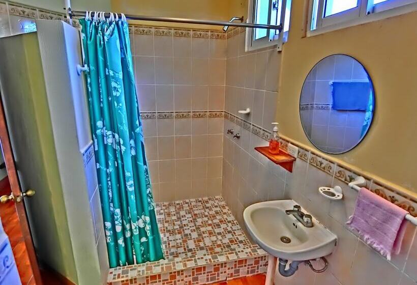 اتاق استاندارد سه نفره, El Sol