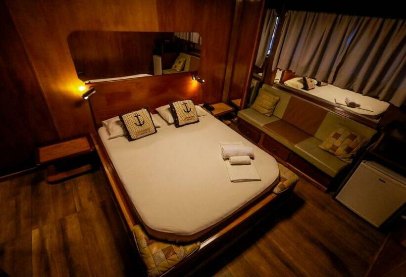 سوییت اجرایی, Hassler