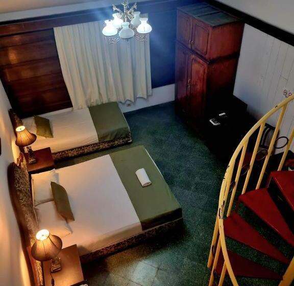 سوییت خانوادگی, Hassler