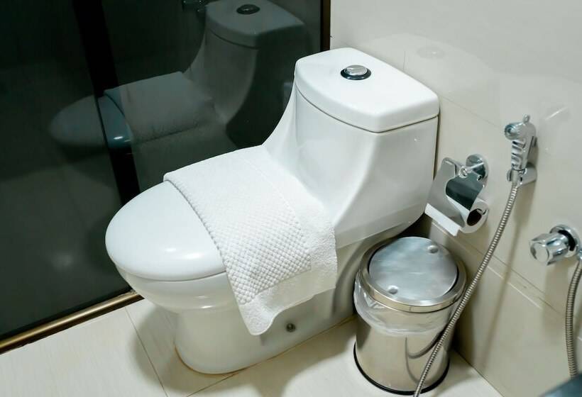 اتاق لوکس سه تخته, Megal Suites