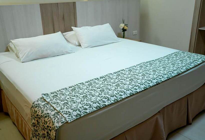 디럭스 룸, Megal Suites