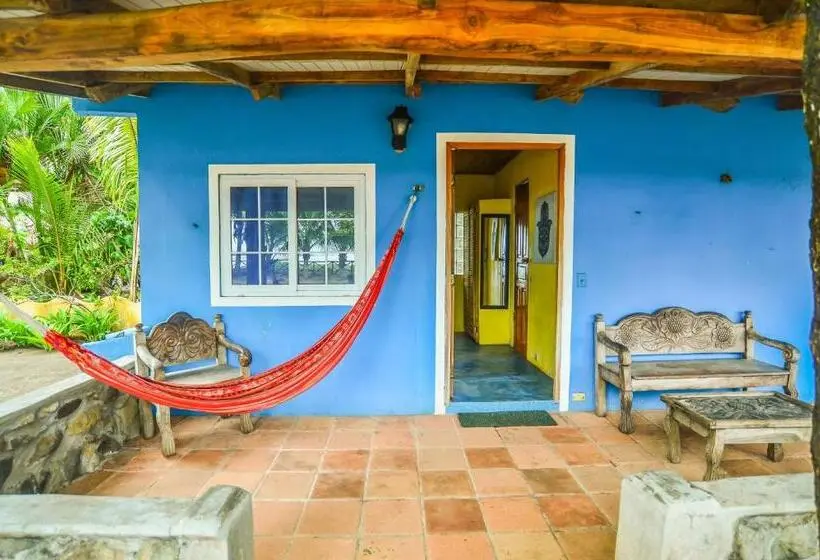 اتاق استاندارد چهار تخته با چشم‌انداز دریا, Oasis & Surf Camp