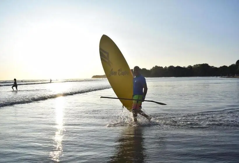 بنگله خانوادگی, Oasis & Surf Camp