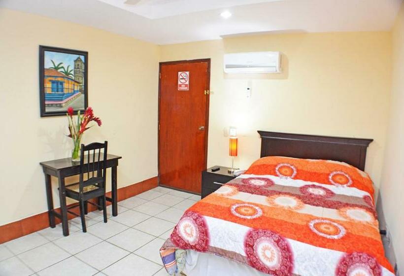 Habitación Estándar, Plaza Cosiguina