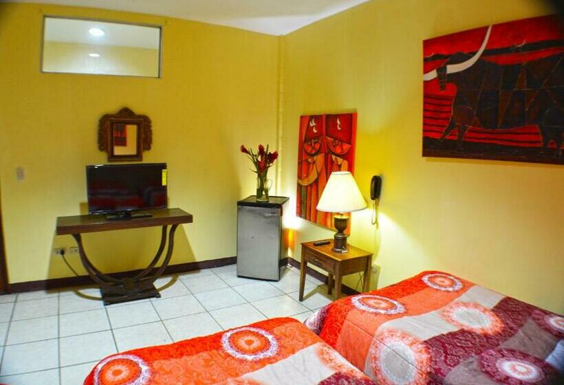 اتاق استاندارد چهار تخته, Plaza Cosiguina