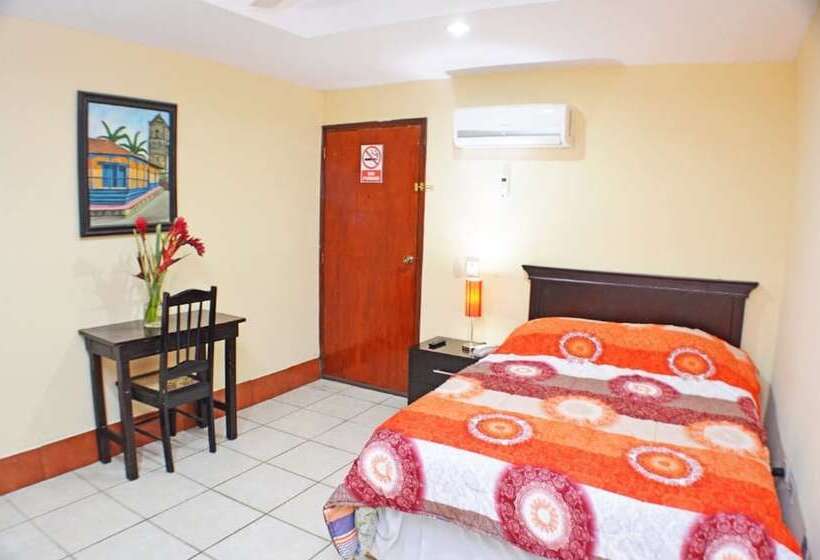 Habitación Estándar Individual, Plaza Cosiguina