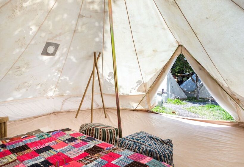 Standard Tent, Socialtel Maderas