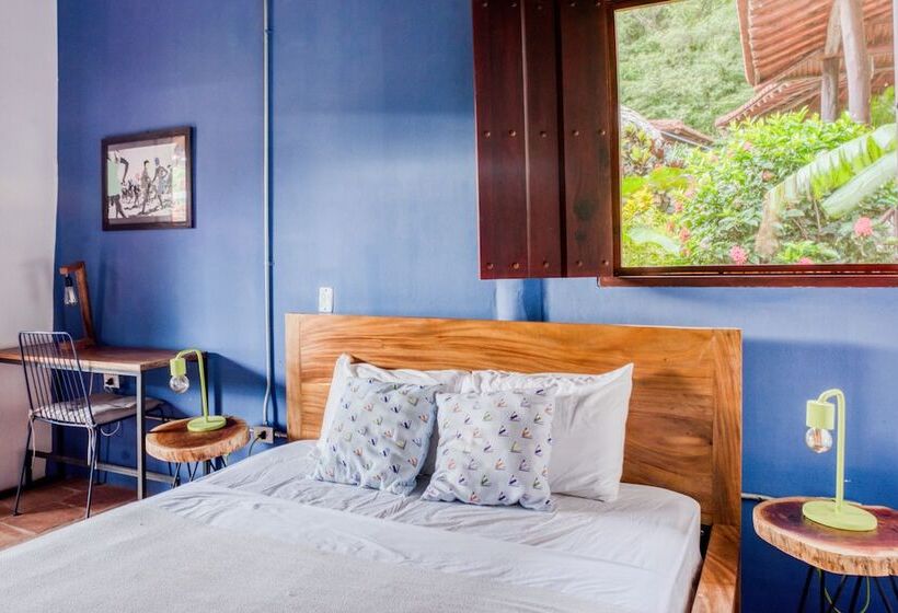 Номер Стандарт, Socialtel Maderas