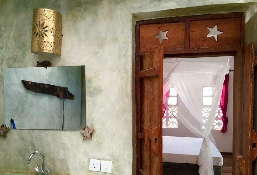 בונגלו משפחתי, Zanzistar Lodge