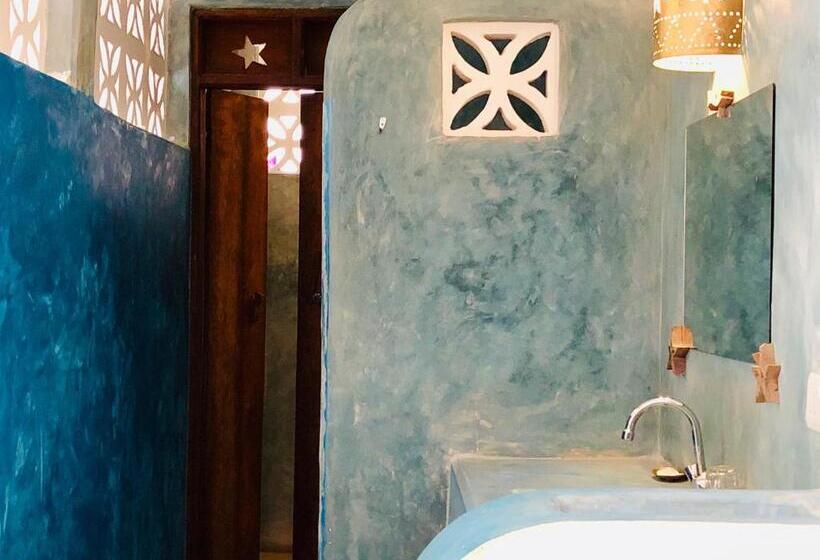 חדר סטנדרט עם מיטת קינג, Zanzistar Lodge