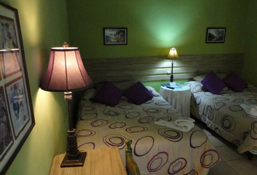 اتاق خانوادگی, La Posada De Juan B&b