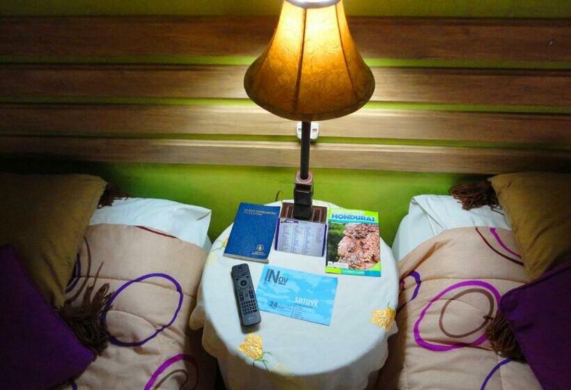 اتاق خانوادگی, La Posada De Juan B&b