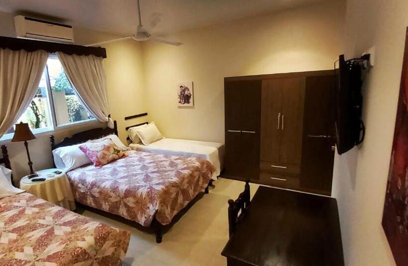 اتاق خانوادگی, La Posada De Juan B&b