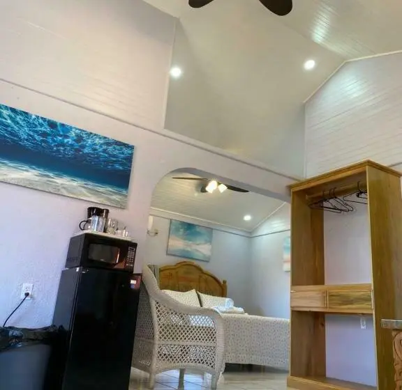 سوییت با چشمانداز دریا, Sea Eye Hotel Sunset Building