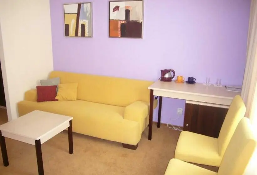سوییت جونیور, 7 Days Hotel Kamyanets Podilskyi