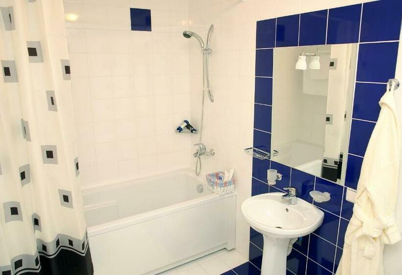 اتاق استاندارد با تخت بزرگ, 7 Days Hotel Kamyanets Podilskyi