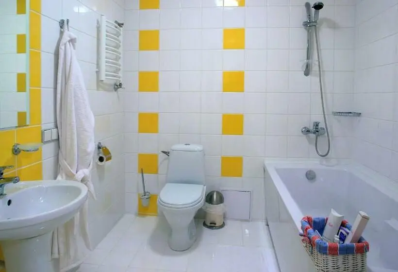 سوییت جونیور, 7 Days Hotel Kamyanets Podilskyi