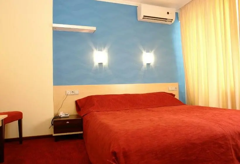 سوییت, 7 Days Hotel Kamyanets Podilskyi