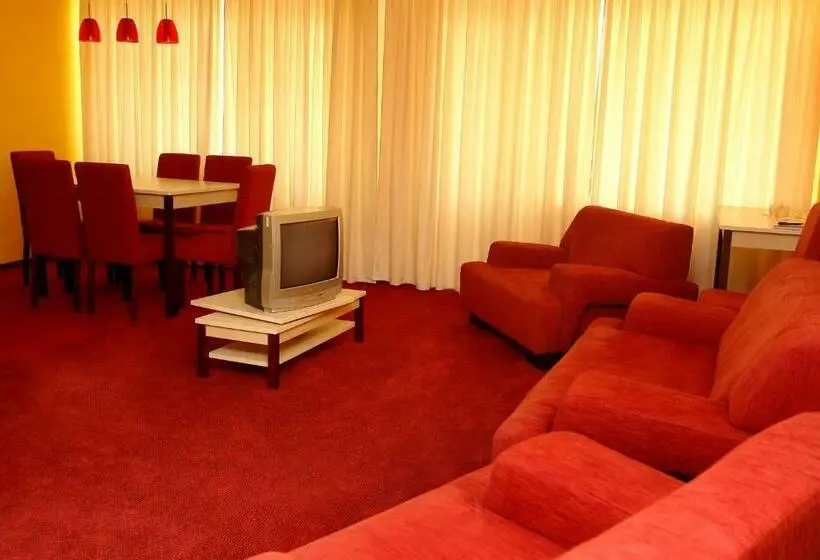 سوییت, 7 Days Hotel Kamyanets Podilskyi