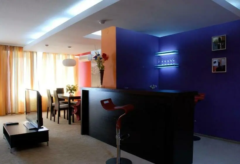 آپارتمان 1 خوابه, 7 Days Hotel Kamyanets Podilskyi