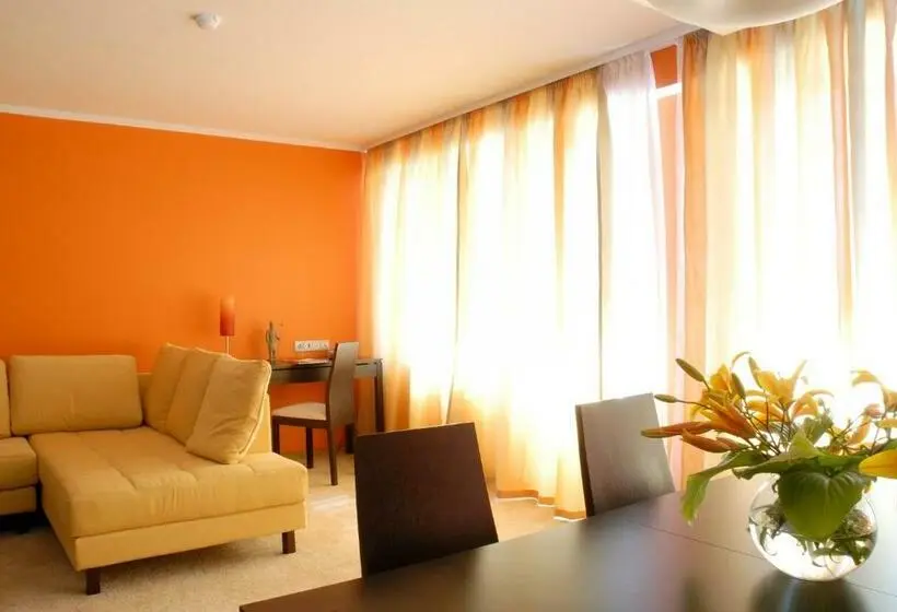 آپارتمان 1 خوابه, 7 Days Hotel Kamyanets Podilskyi