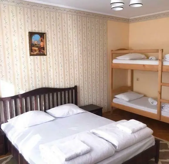 Perhehuone Jaettu Kylpyhuone, Pelican Guest House & Hostel