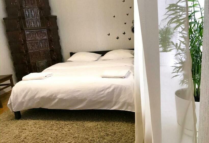 اتاق استاندارد با سرویس بهداشتی مشترک, Pelican Guest House & Hostel