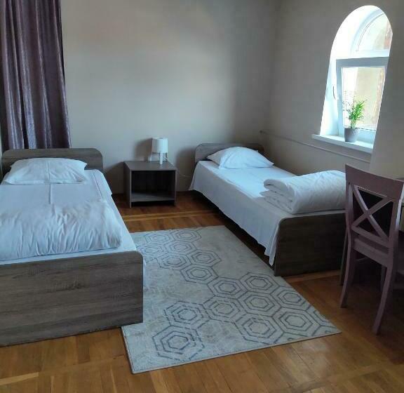 اتاق استاندارد با سرویس بهداشتی مشترک, Pelican Guest House & Hostel