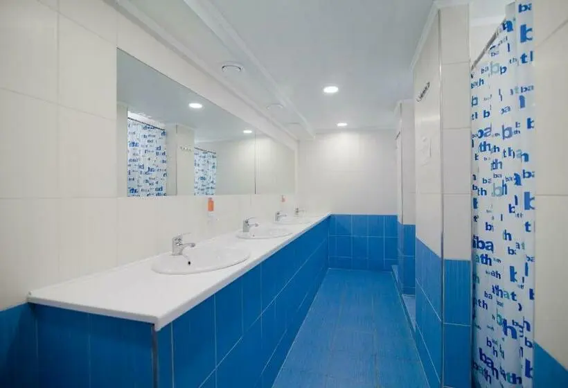 تختخواب در اتاق مشترک, Gar'is Hostel Kyiv