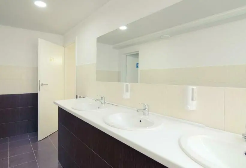 اتاق استاندارد با سرویس بهداشتی مشترک, Gar'is Hostel Kyiv