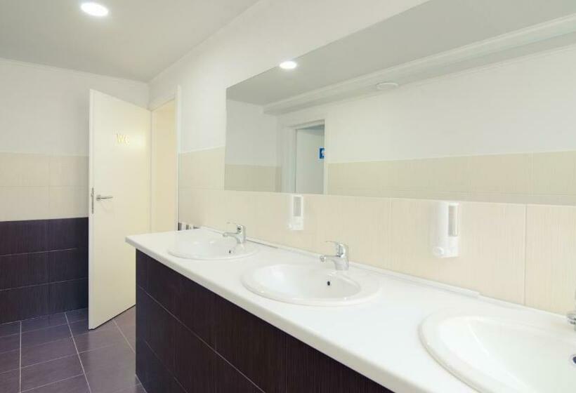 اتاق استاندارد یک تخته با سرویس بهداشتی مشترک, Gar'is Hostel Kyiv