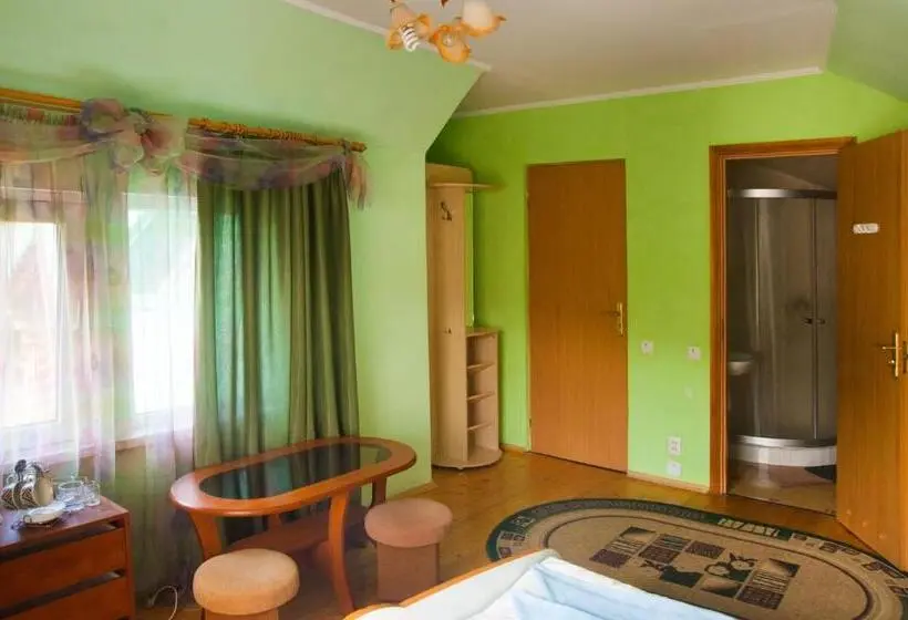 エコノミートリプルルーム, теркон тур