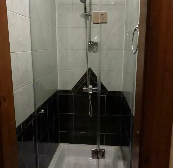 Comfort Suite, Complex Uhnovych