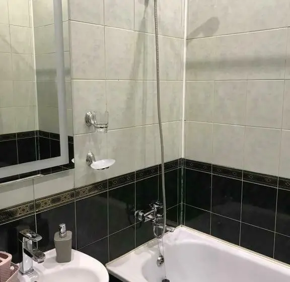 Comfort Suite, Complex Uhnovych
