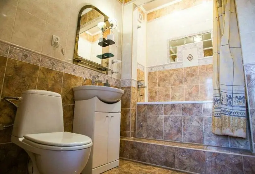 Suite, Complex Uhnovych