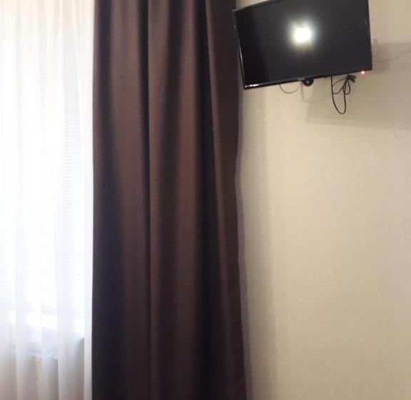 سوئیت راحتی, Complex Uhnovych