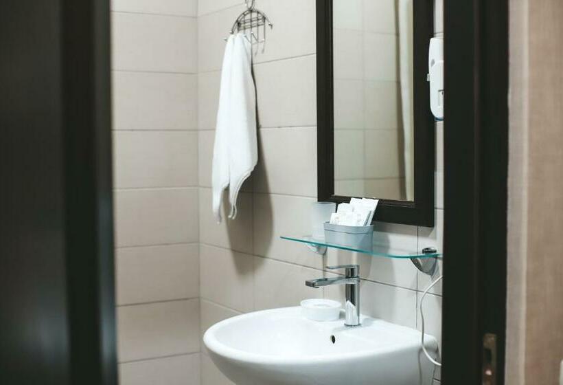 اتاق استاندارد, Georg Palace