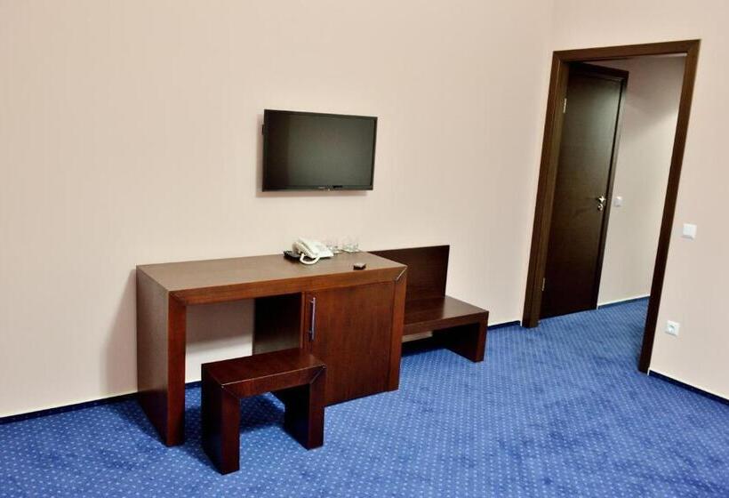 수피리어 룸, Gosudar