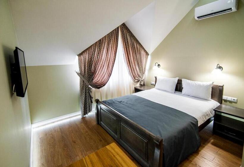 디럭스 룸, Gosudar