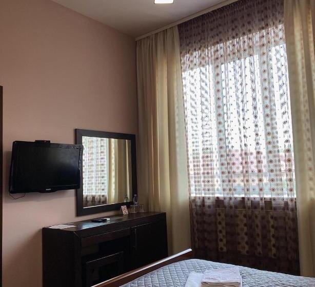 디럭스 룸, Gosudar