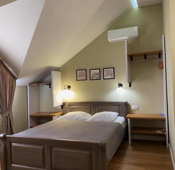 디럭스 룸, Gosudar