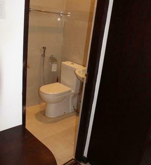 Deluxe Rum, Kandy Waters